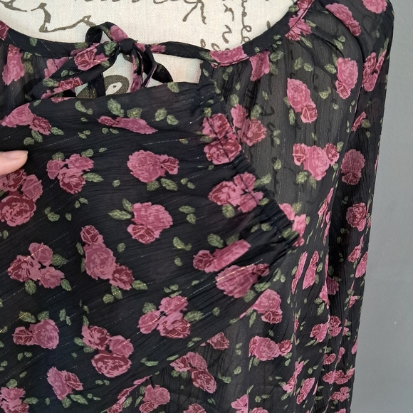 Torrid Womens Top Size 00 M/L Black Pink Floral Print Pullover Sheer New - Picture 4 of 10
